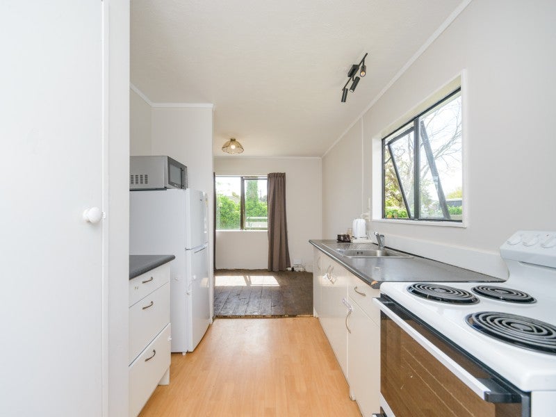 3A Athena Grove, Highbury, Palmerston North - Carousel 2
