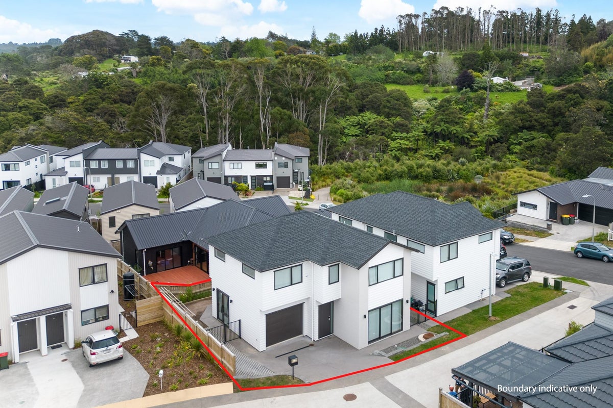 12A Kaimai Avenue, Massey, Auckland - Carousel 1