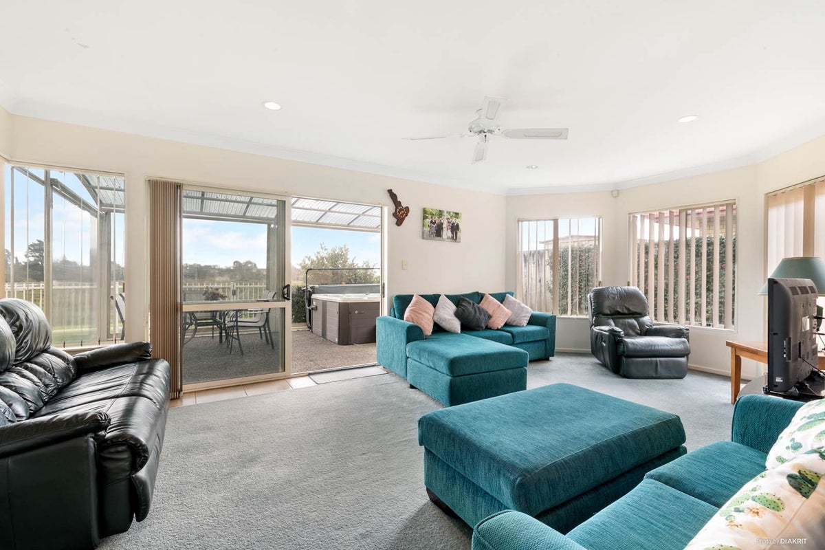 47 Longford Park Drive, Takanini, Auckland - Carousel 2