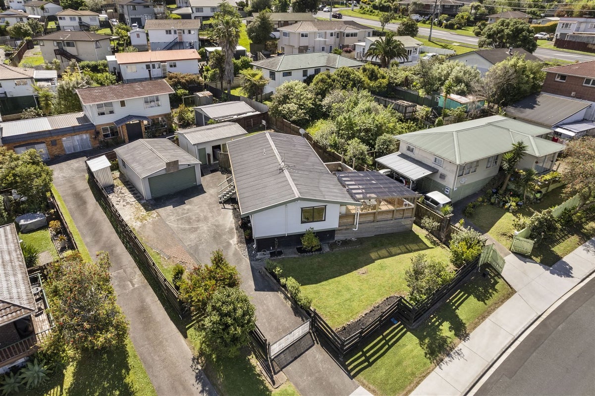 3 Reynella Drive, Massey, Auckland - Carousel 1