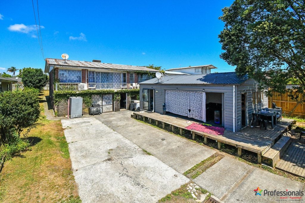 49 Wakefield Road, Favona, Auckland - Carousel 1
