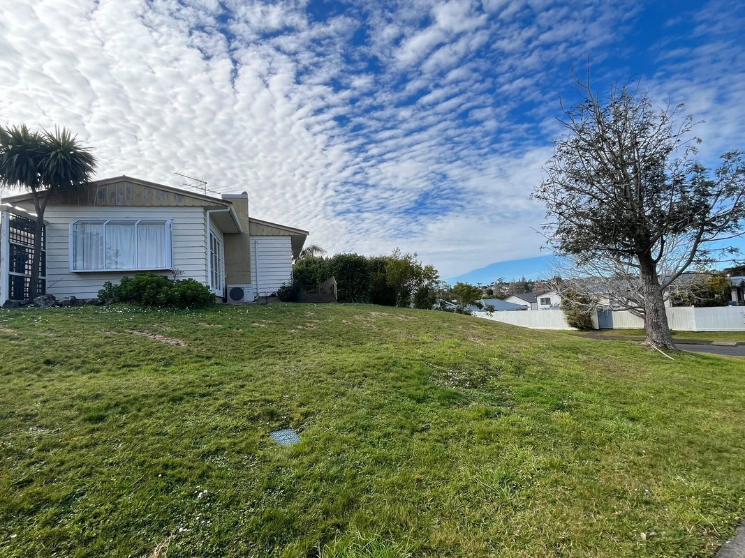 34 Andrew Road, Howick, Auckland - Carousel 15