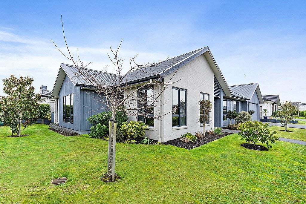 2 Andalusian Way, Karaka, Papakura - Carousel 2