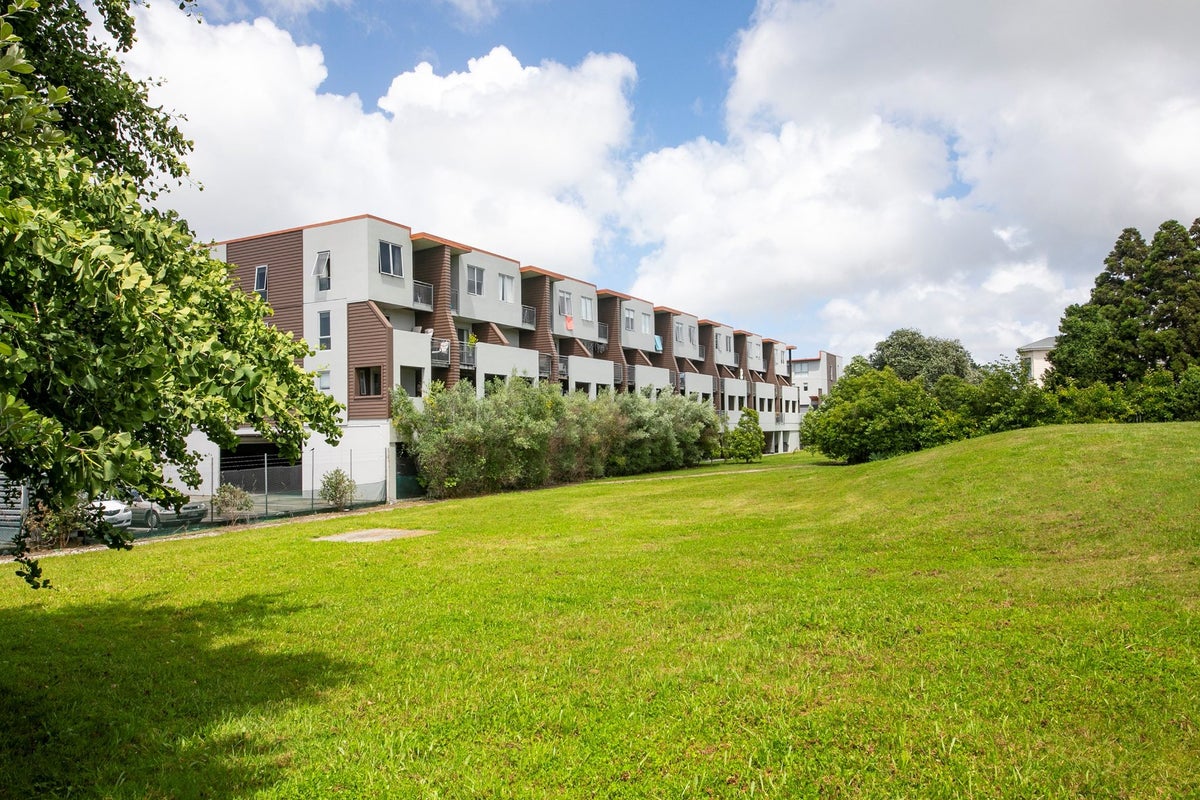 257/287 Onehunga Mall, Onehunga, Auckland - Carousel 21
