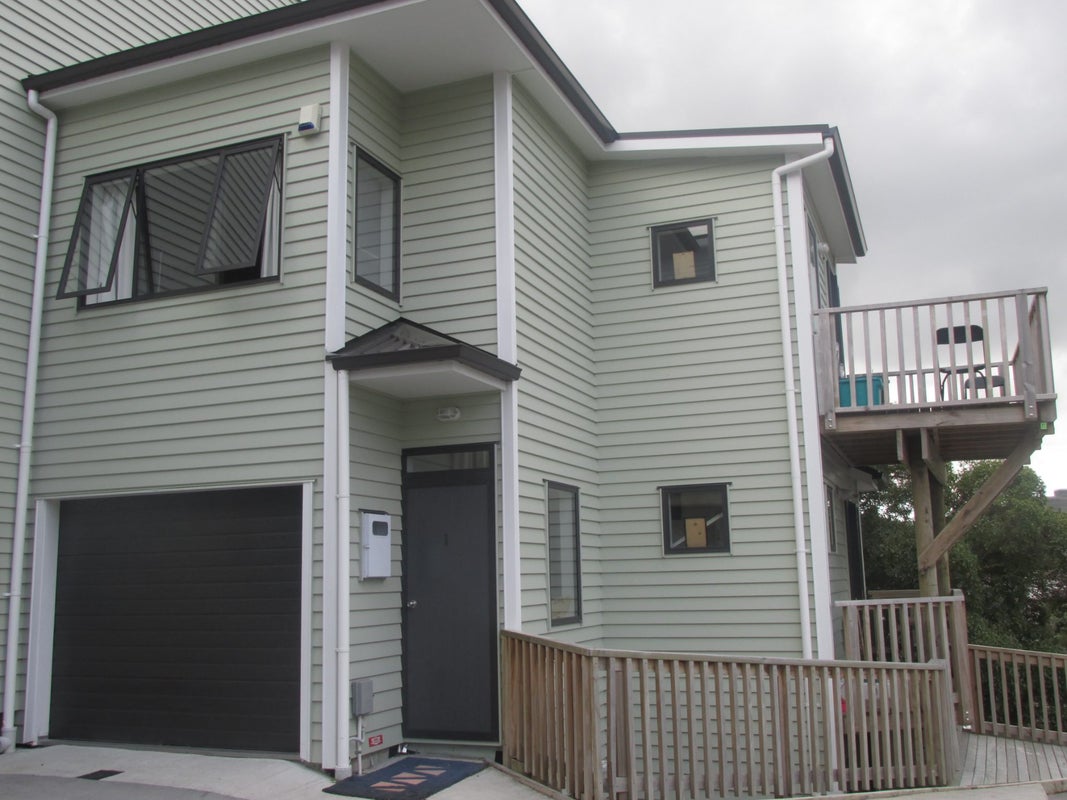 1/11 Gordon Place, Newtown, Wellington - Carousel 1