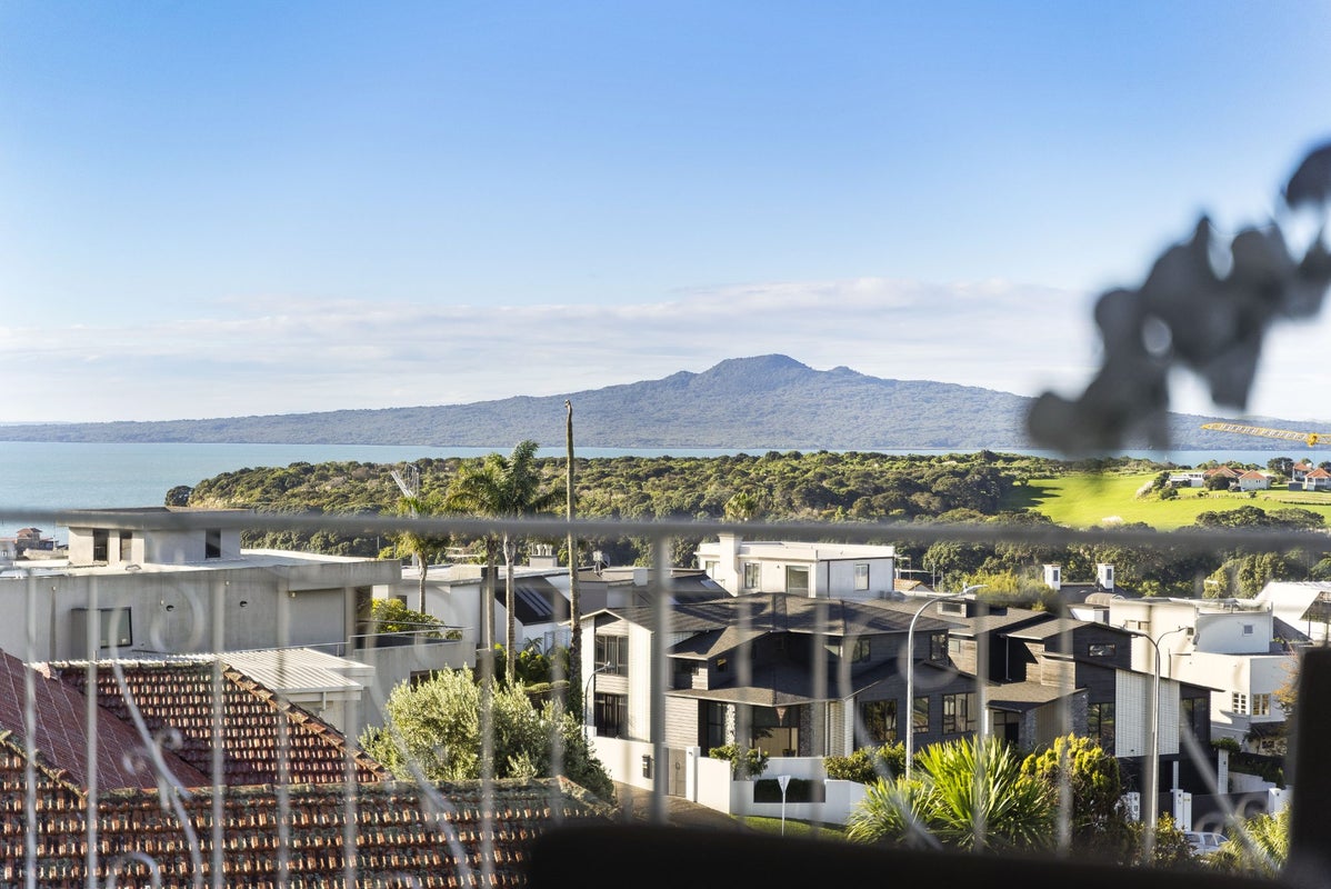 5/32 Coates Avenue, Orakei, Auckland - Carousel 2