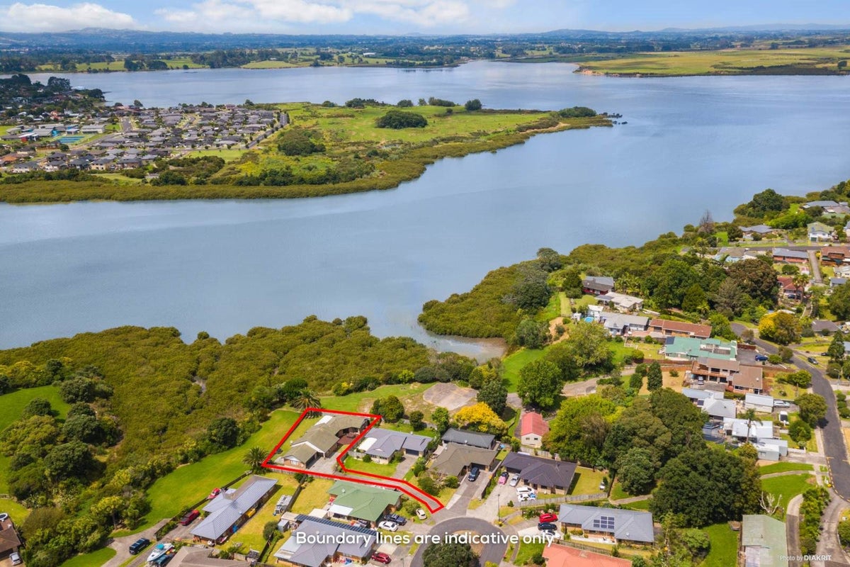 18 Reremanu Place, Weymouth, Auckland - Carousel 2