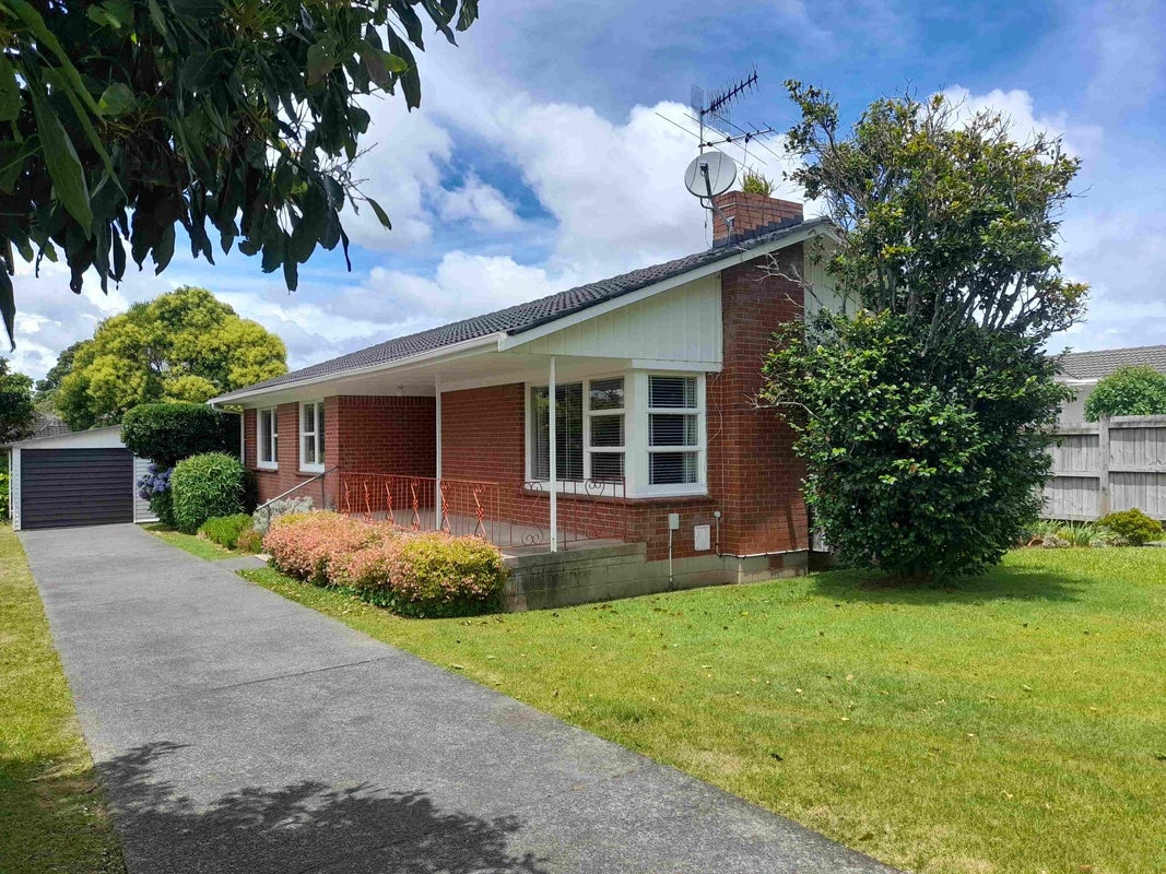 31 Celtic Crescent, Ellerslie, Auckland - Carousel 1