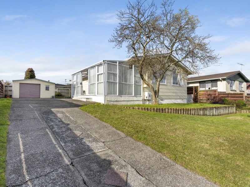 5 Kansas Grove, Totara Park, Upper Hutt - Carousel 1