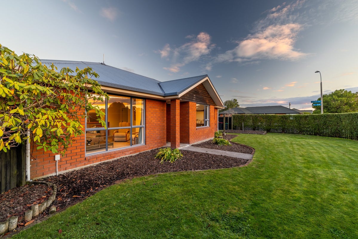 1 Munich Place, Bromley, Christchurch - Carousel 1