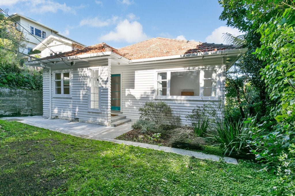 105 Rakau Road, Hataitai, Wellington - Carousel 1