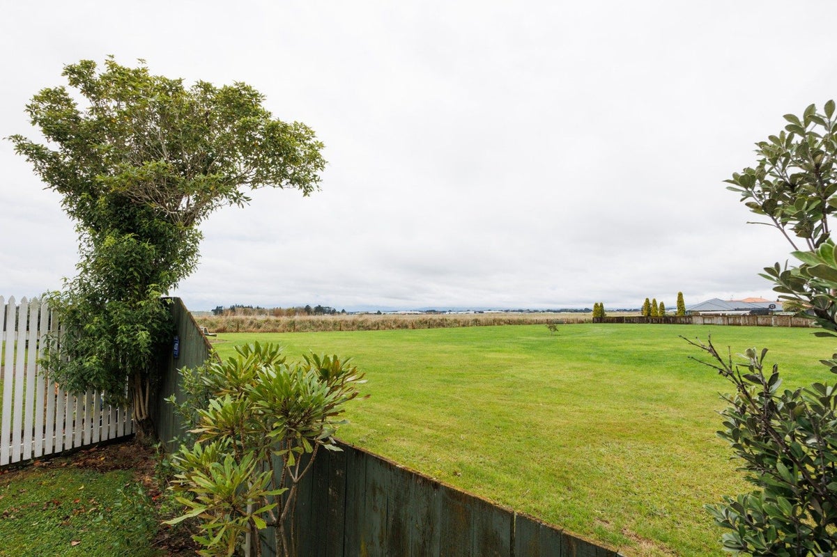 32 Leander Place, Milson, Palmerston North - Carousel 21