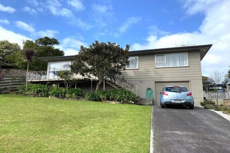 59 Lavery Place, Sunnynook, Auckland - Carousel 1