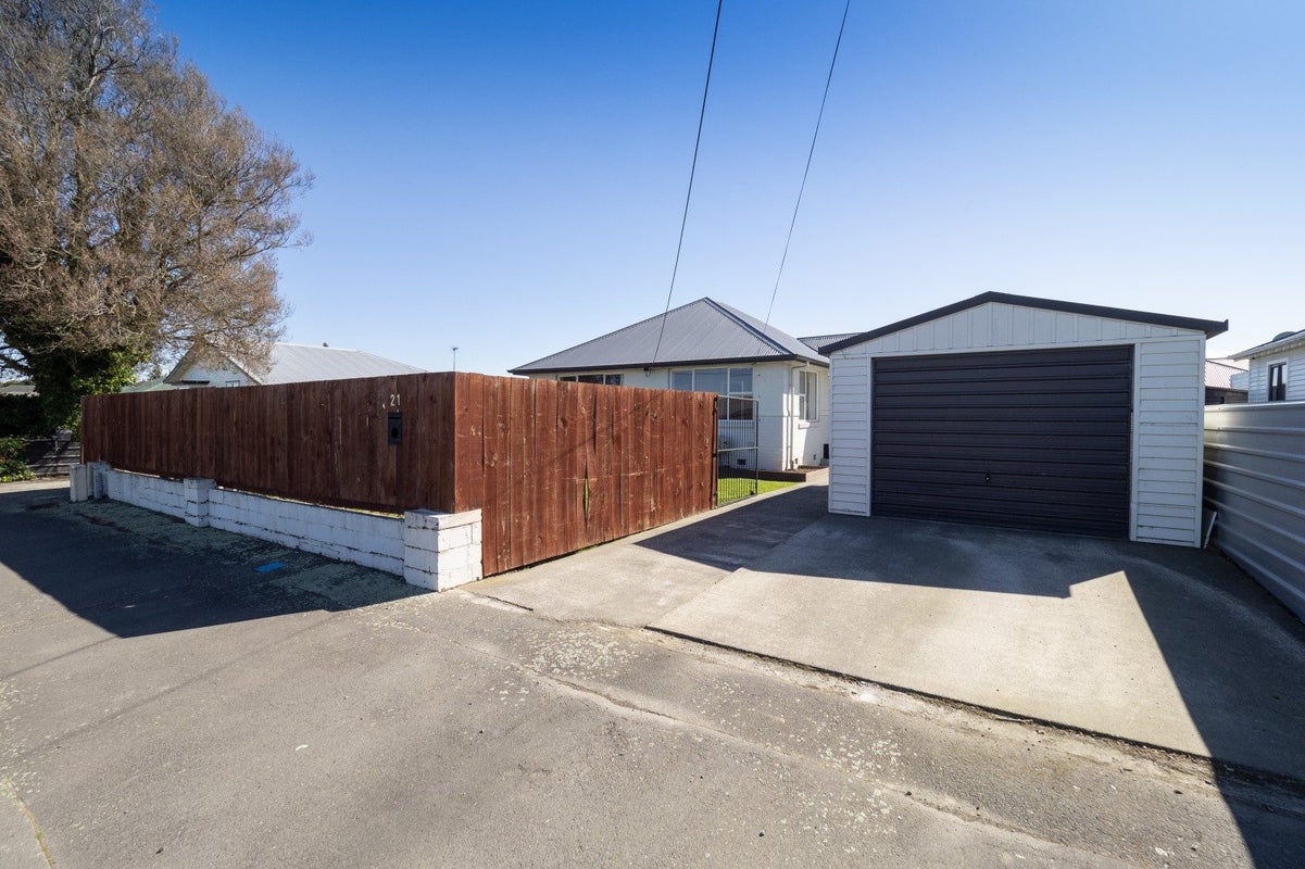 21 OXFORD Street, Hampstead, ASHBURTON - Carousel 17