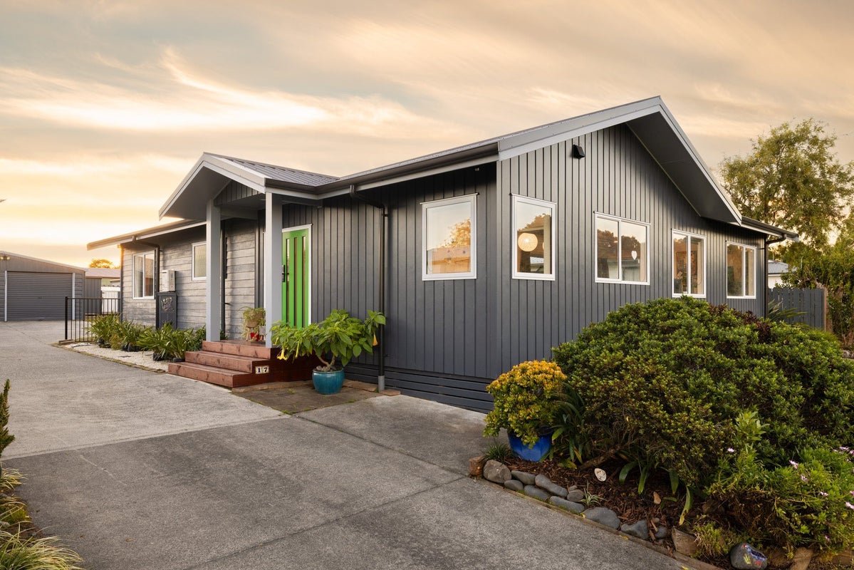 17 Taksan Place, Pukete, Hamilton - Carousel 1