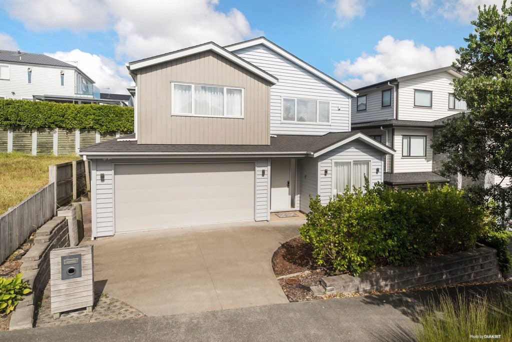 20 Pennant Street, Long Bay, North Shore City - Carousel 1