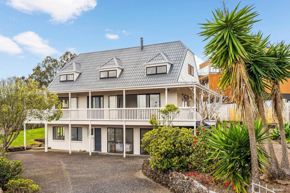 4 Wilde Place, Mount Roskill, Auckland - Carousel 1