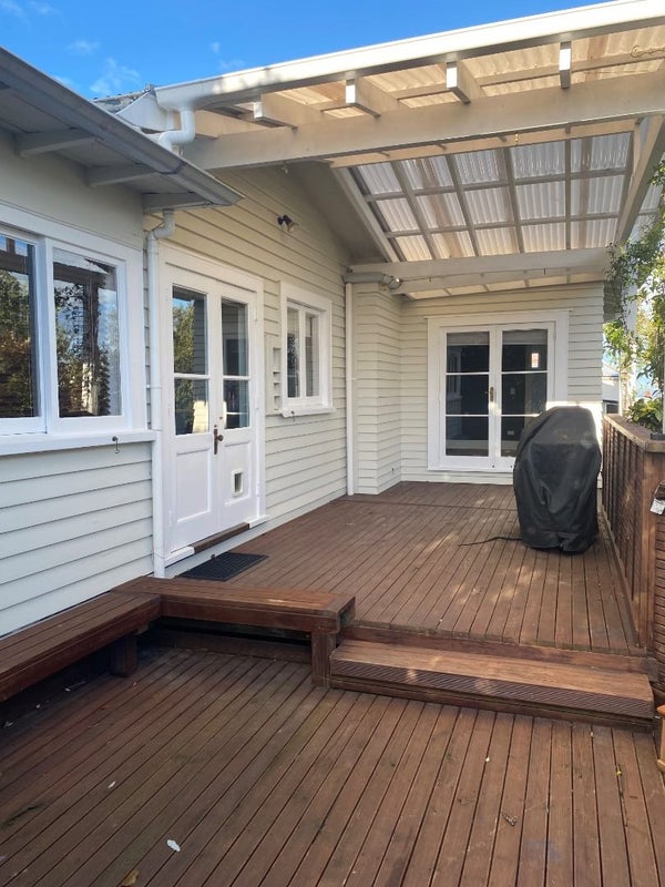 14 Lawrence Road, Hospital Hill, Napier - Carousel 15