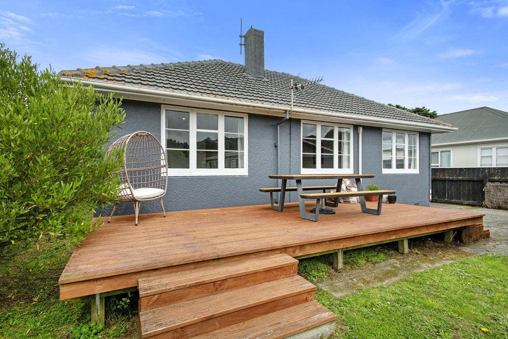 11 Hughes Crescent, Taita, Lower Hutt - Carousel 2