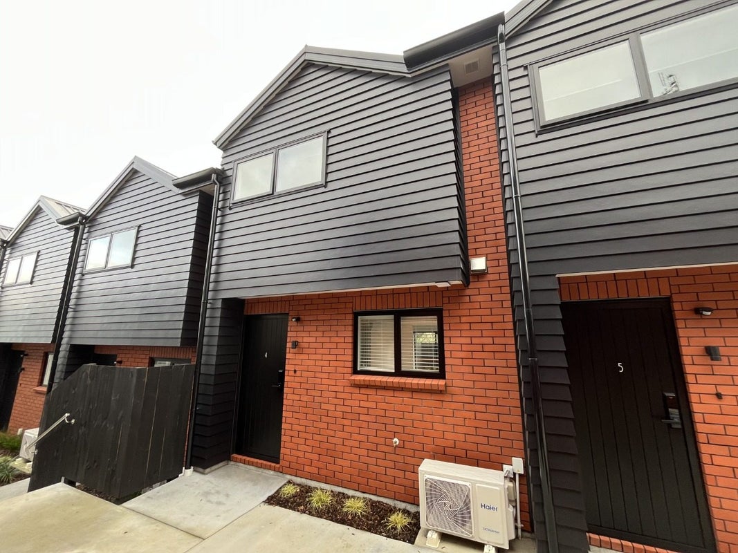 4/13 Brough Road, Manurewa East, Auckland - Carousel 1