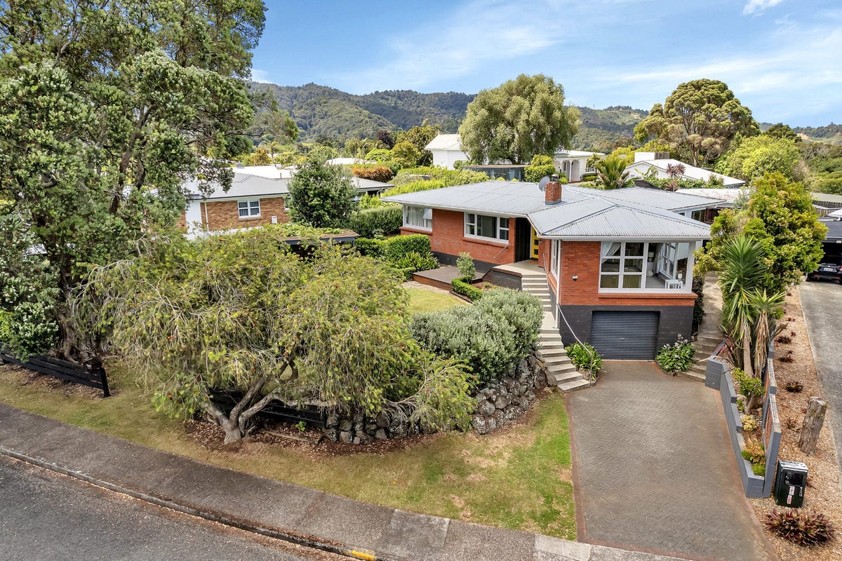 13 Kowhai Park Road, Maunu, Whangarei - Carousel 1