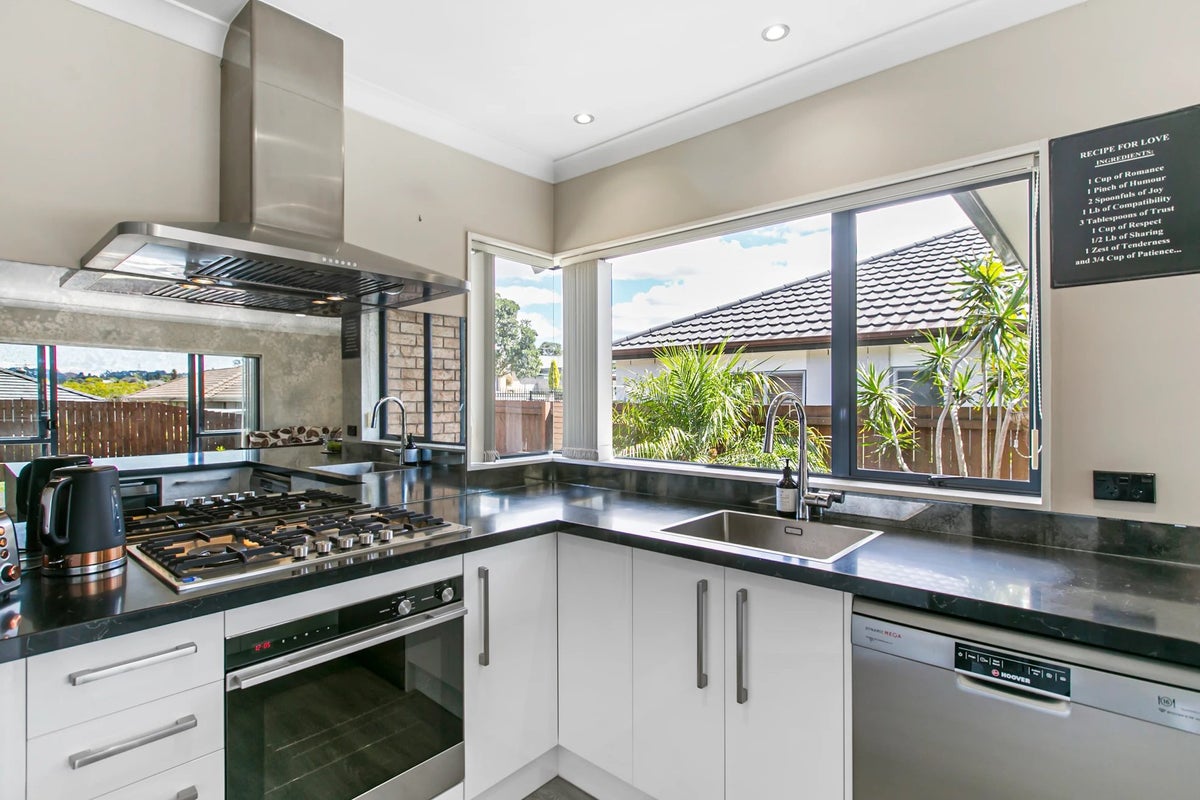22 Nanleen Rise, Manurewa, Auckland - Carousel 2