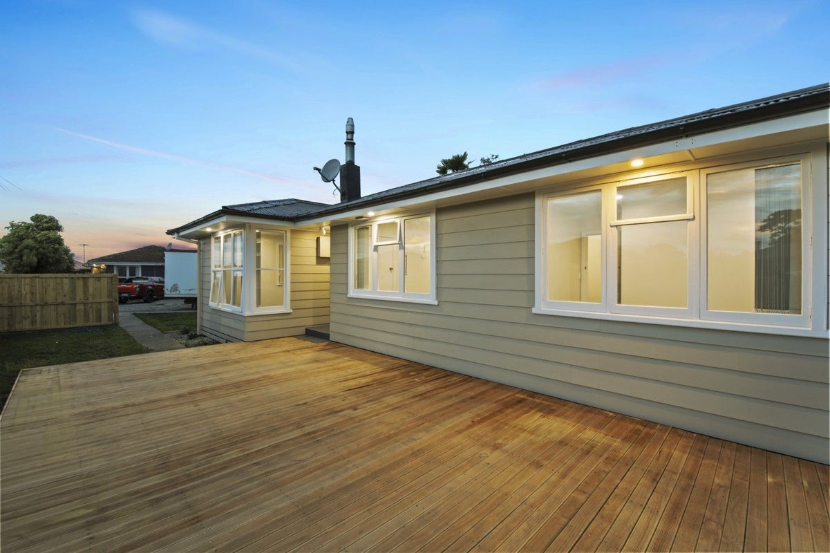 17 Gill Crescent, Redwoodtown, Blenheim, Marlborough - Carousel 1