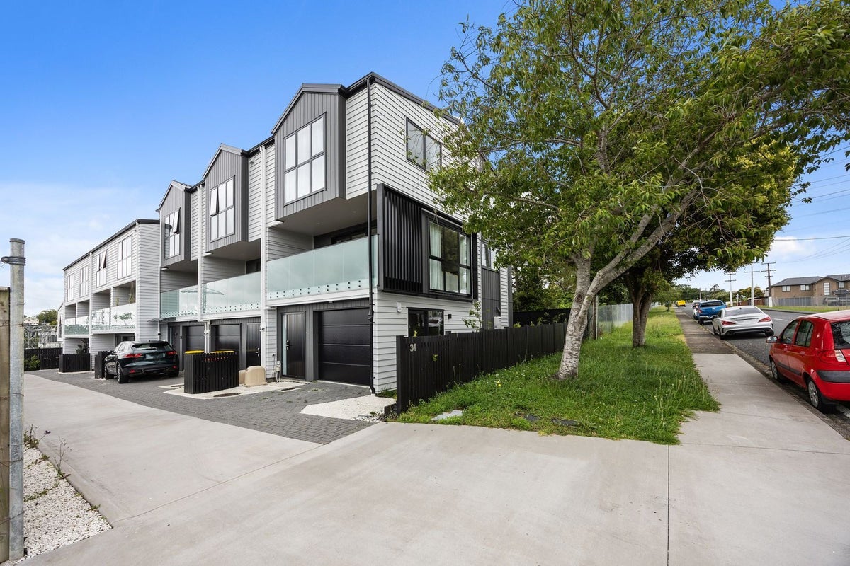 6/34 Lincoln Park Avenue, Massey, Auckland - Carousel 1