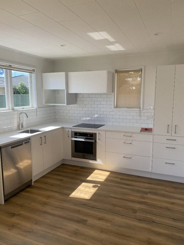 237 Warwick Road, Mayfair, Hastings - Carousel 1