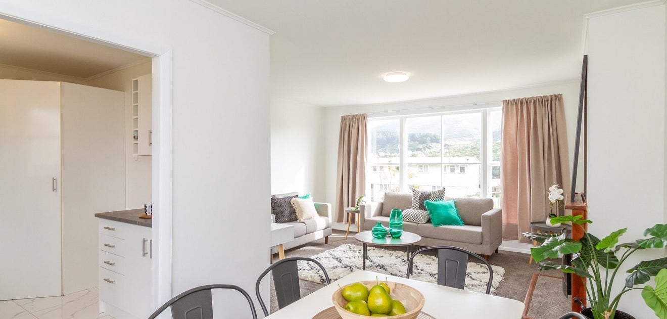 29 Roberts Street, Tawa, Wellington - Carousel 1