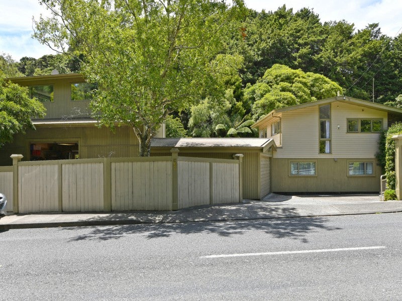 57 Blue Mountains Road, Pinehaven, Upper Hutt - Carousel 1