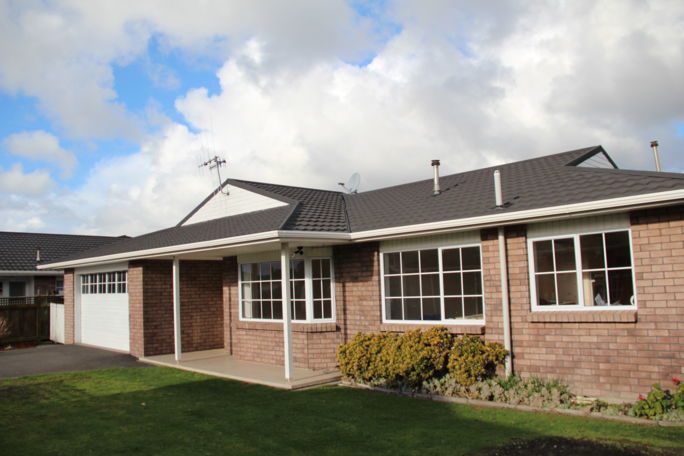 4 Kingston Street, Awapuni, Palmerston North - Carousel 1