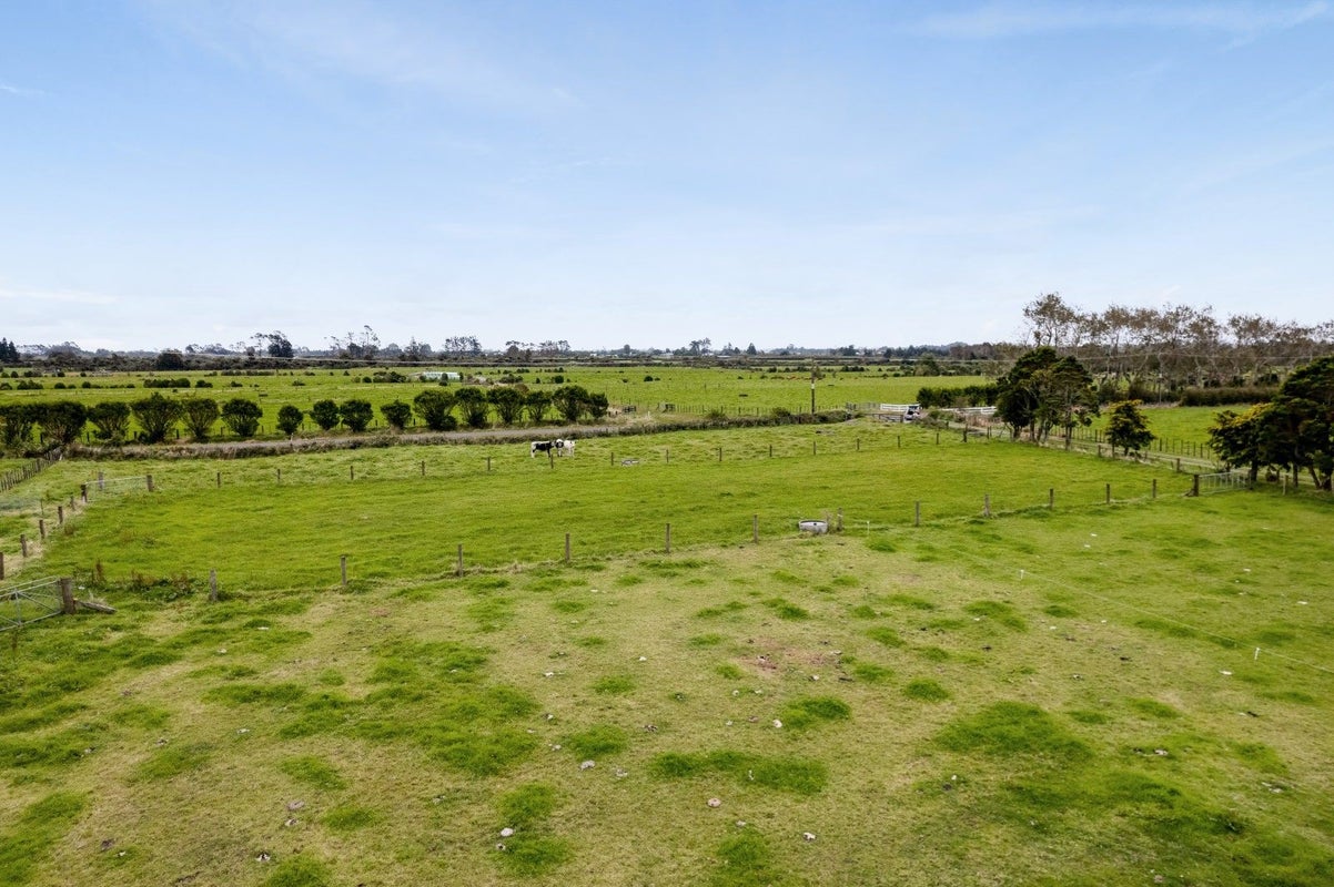 145 Johns Road, Tariki, Inglewood - Carousel 29