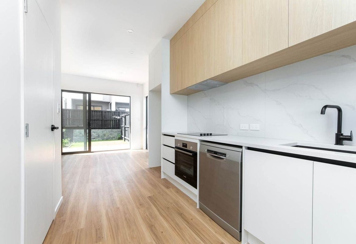 30 Rana Road, Flat Bush, Auckland - Carousel 2
