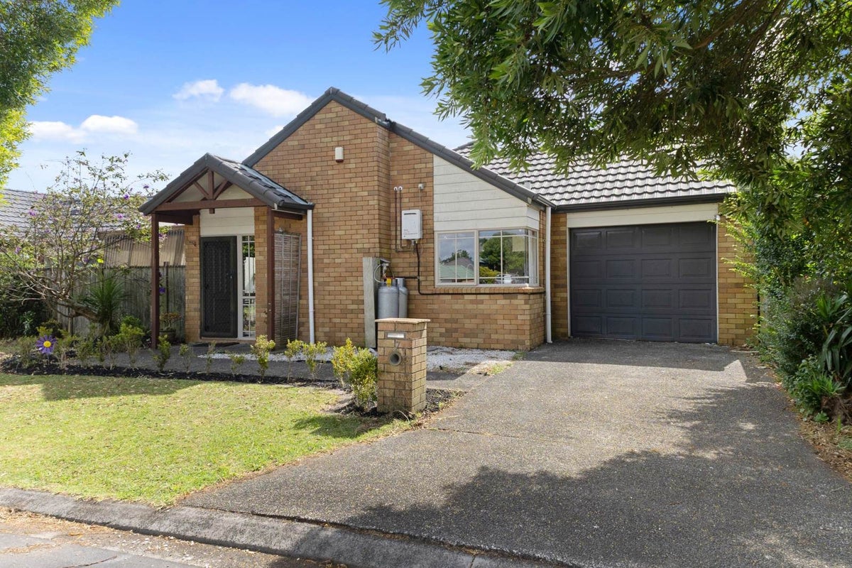 7 Hibernian Drive, Ranui, Auckland - Carousel 2
