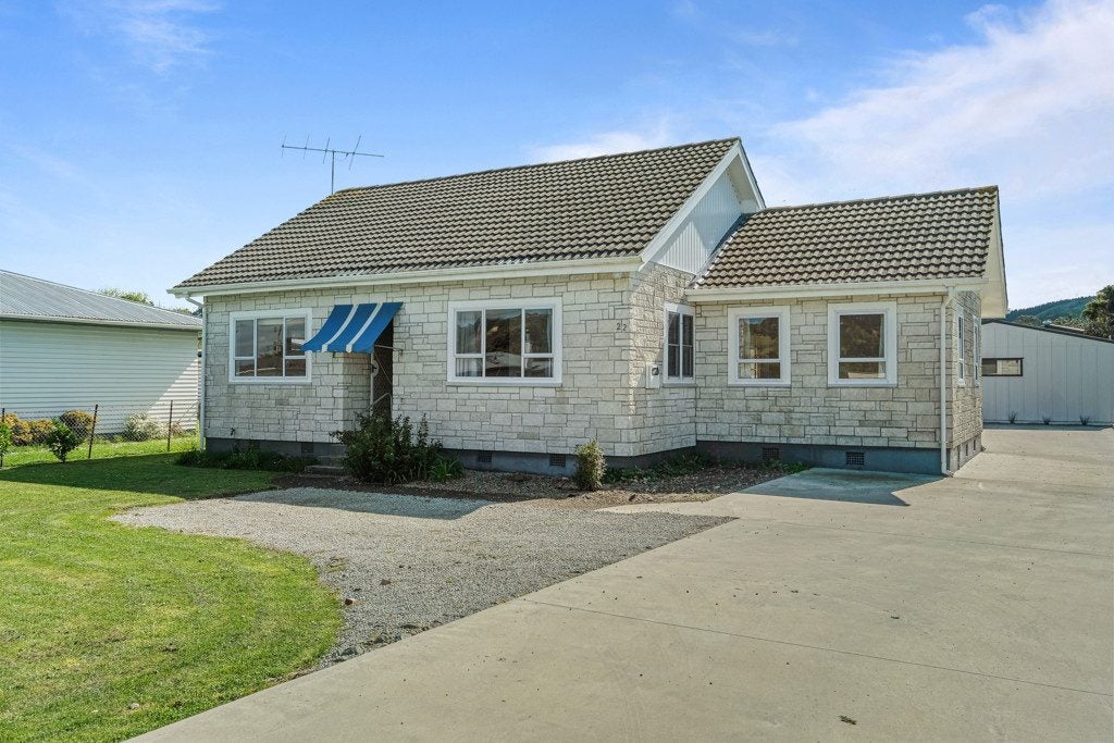 22 Huxley Road, Outer Kaiti, Gisborne - Carousel 1