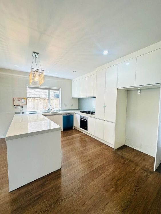 5 Aster Place, Flat Bush, Auckland - Carousel 2