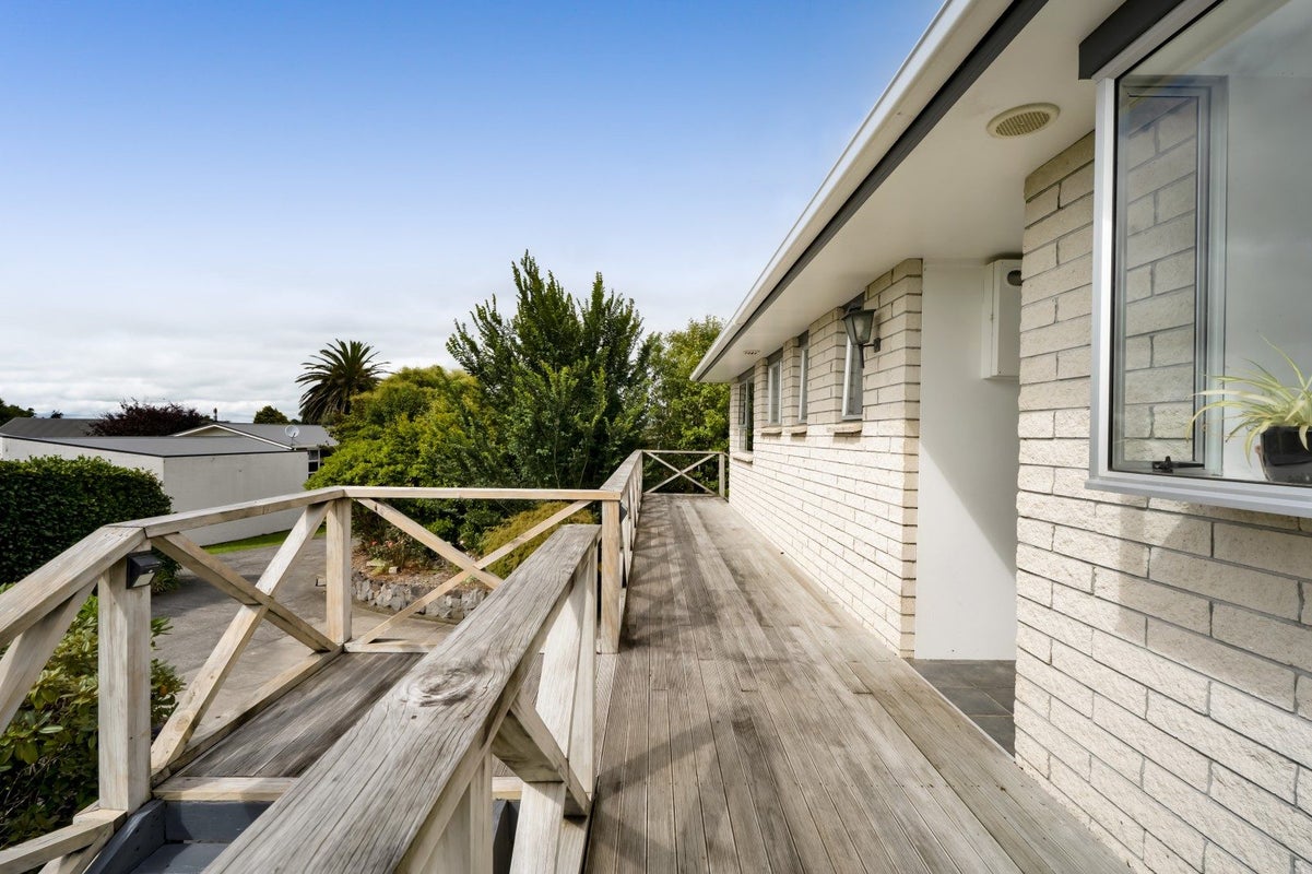 8A Tybalt Street, Stratford - Carousel 2