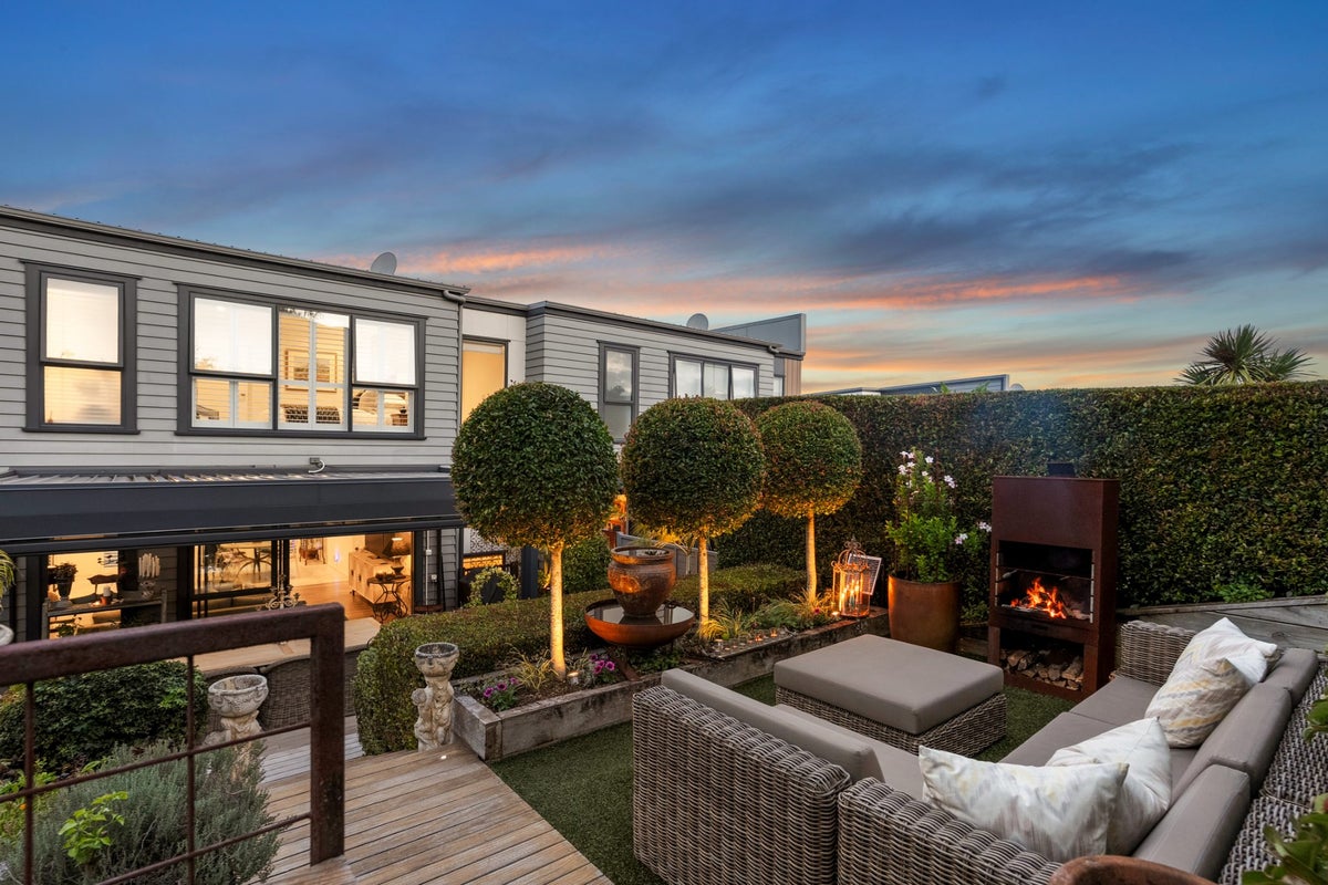 32 Charles Heaphy lane, St Johns, Auckland - Carousel 1