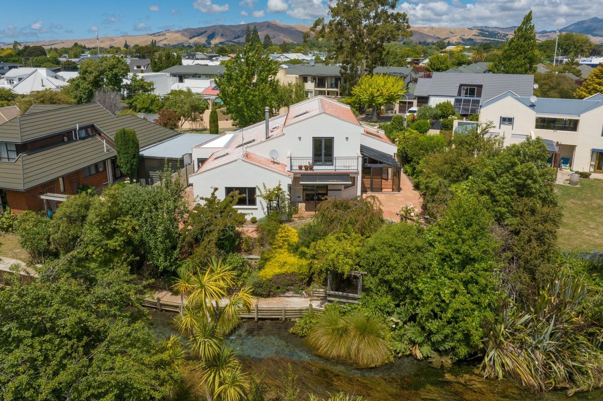 10 Clouston Gardens, Springlands, Blenheim - Carousel 14