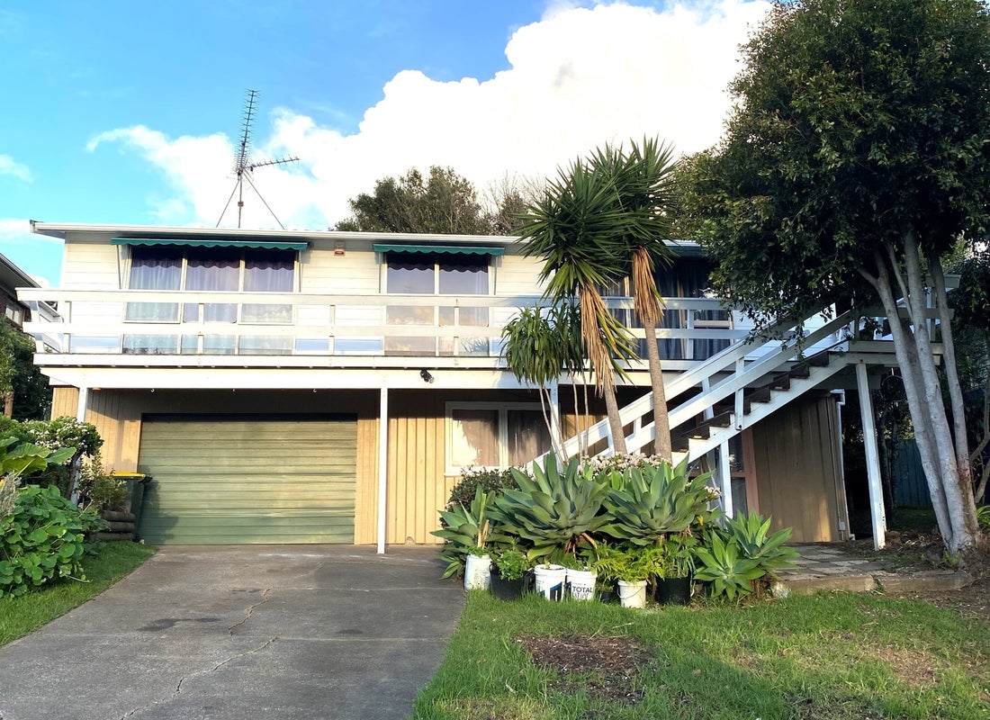 43 Cheriton Road, Mellons Bay, Auckland - Carousel 1