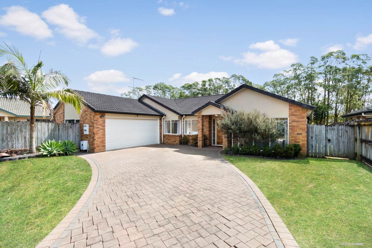 16 Ardkeen Place, East Tamaki, Auckland - Carousel 1