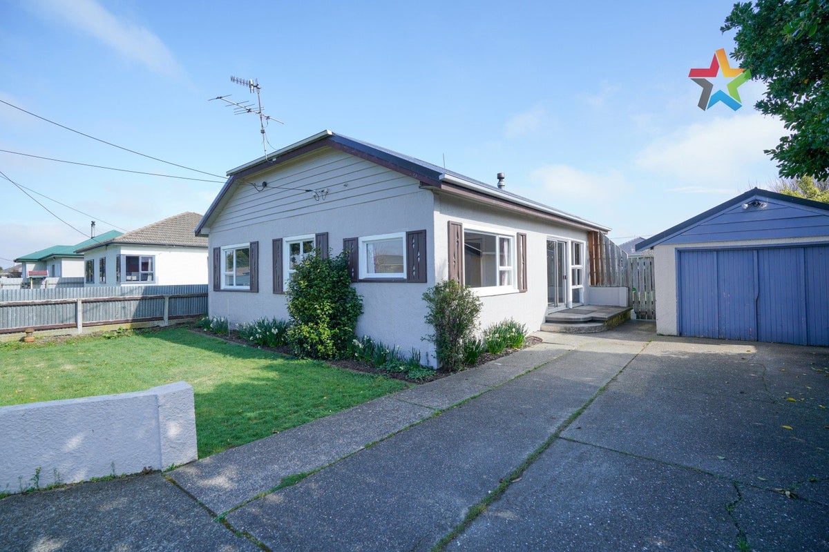 66 Harvey Street, Grasmere, Invercargill - Carousel 1