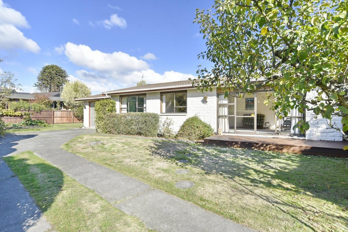 40 Riverlaw Terrace, Saint Martins, Christchurch - Carousel 1