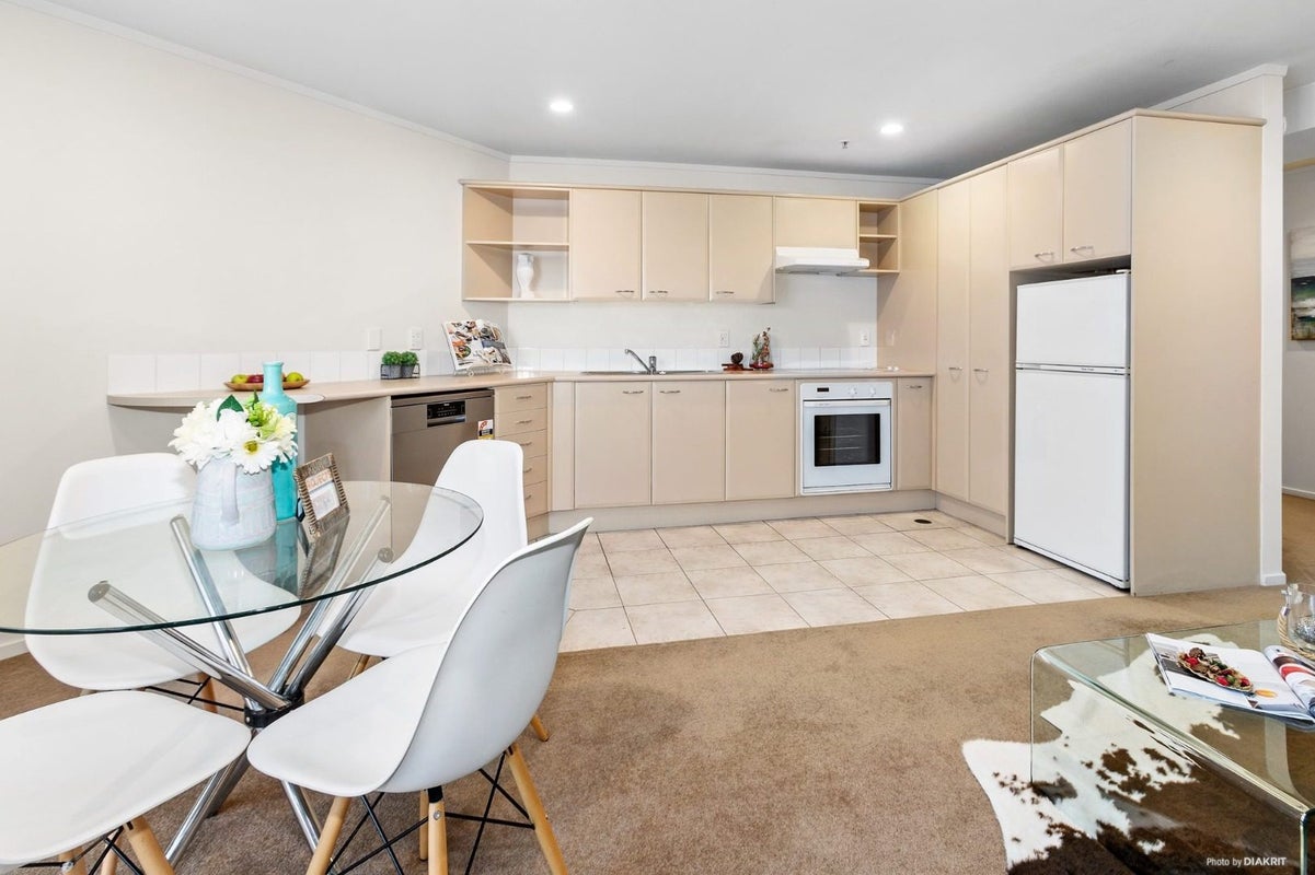 11C/6 Whitaker Place, Grafton, Auckland - Carousel 1