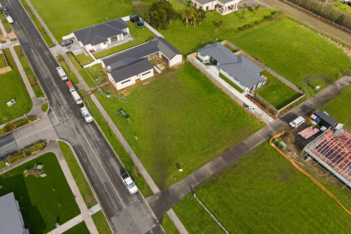 16 Allan Avenue, Makauri, Gisborne - Carousel 2
