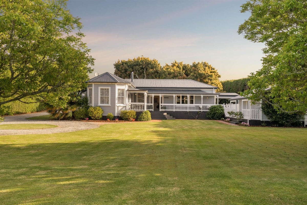 27 Paparoa Road, Te Puna, Tauranga - Carousel 1