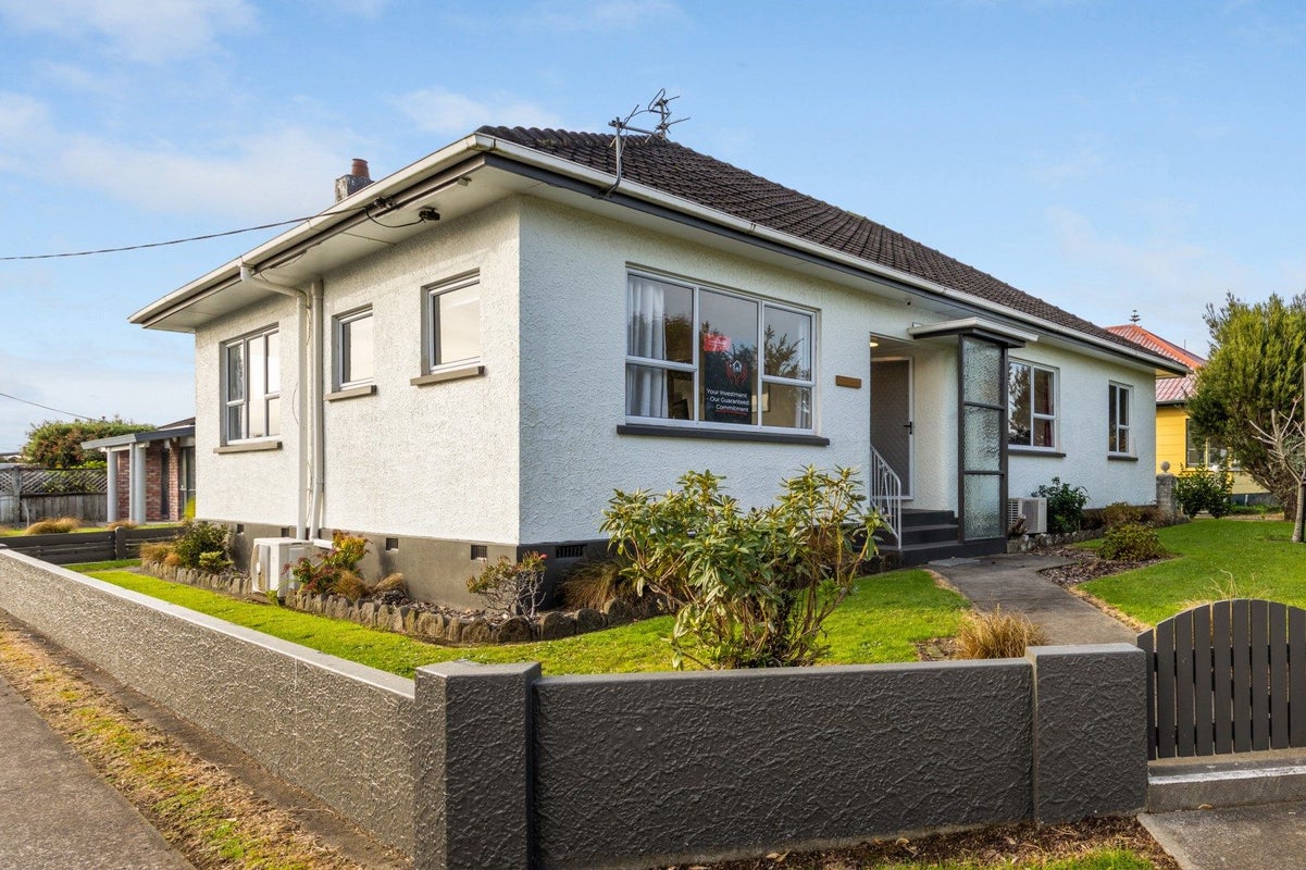 187 Coronation Avenue, Welbourn, New Plymouth - Carousel 1