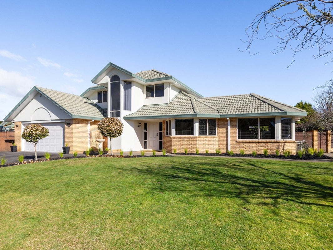 2 Makepeace Place, Flagstaff, Hamilton - Carousel 2