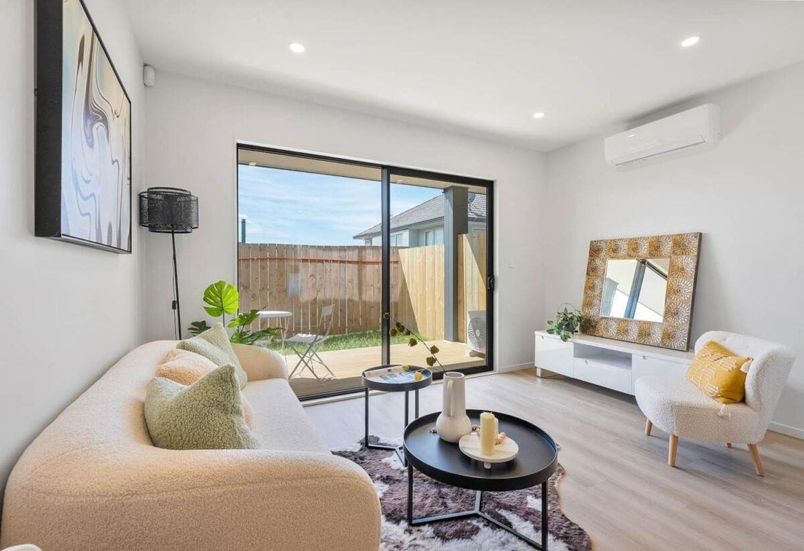 44 Clementine Place, Bucklands Beach, Auckland - Carousel 1